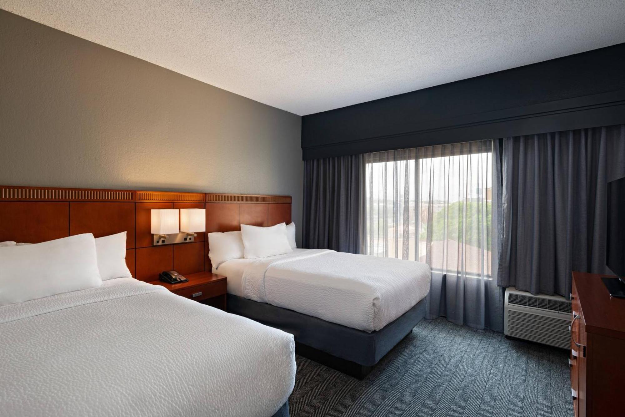 Courtyard By Marriott San Antonio Airport Hotell Eksteriør bilde