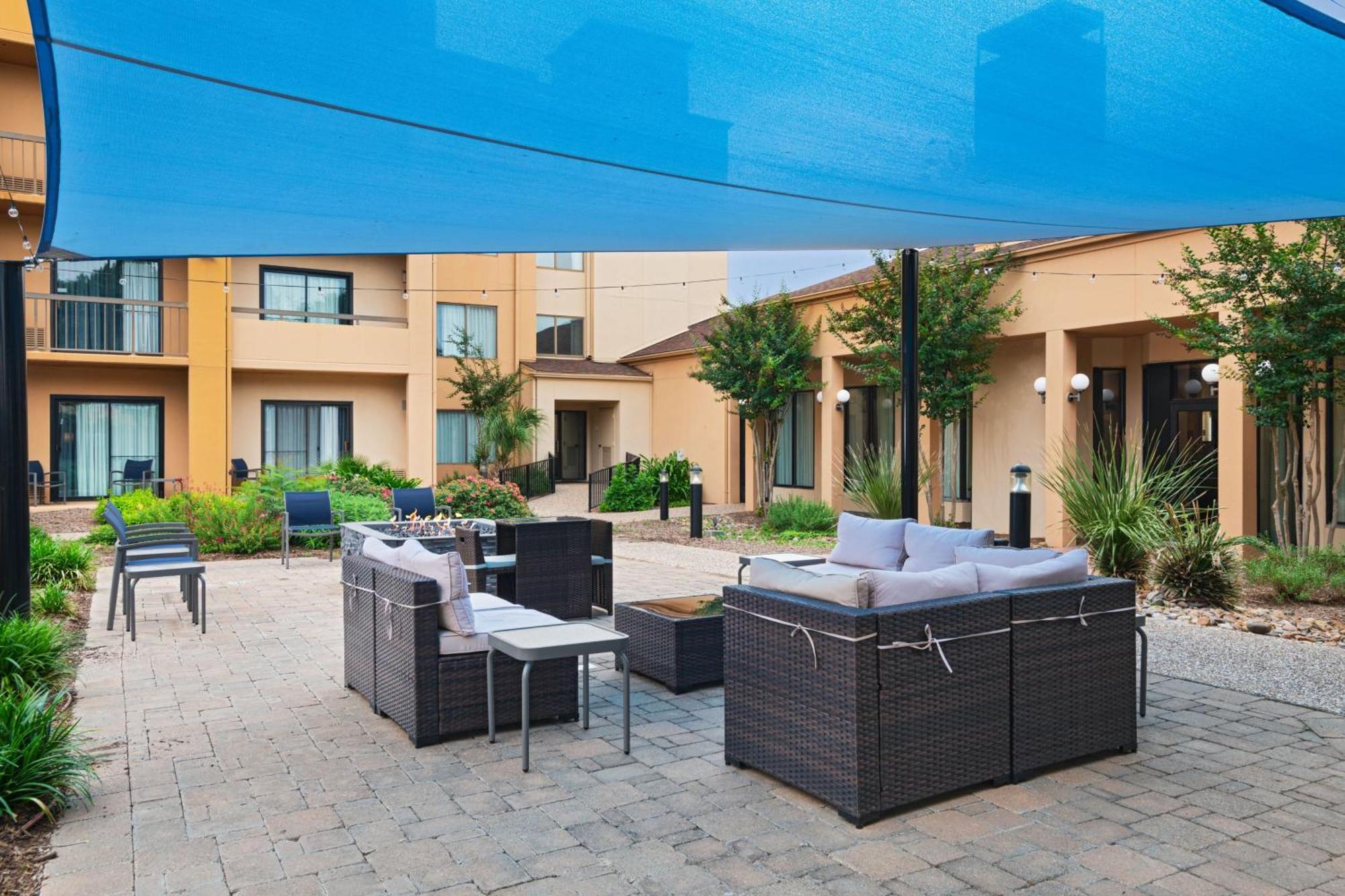 Courtyard By Marriott San Antonio Airport Hotell Eksteriør bilde