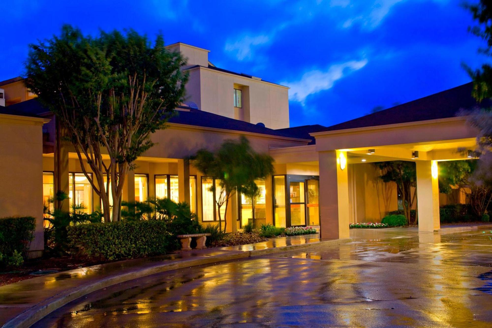 Courtyard By Marriott San Antonio Airport Hotell Eksteriør bilde