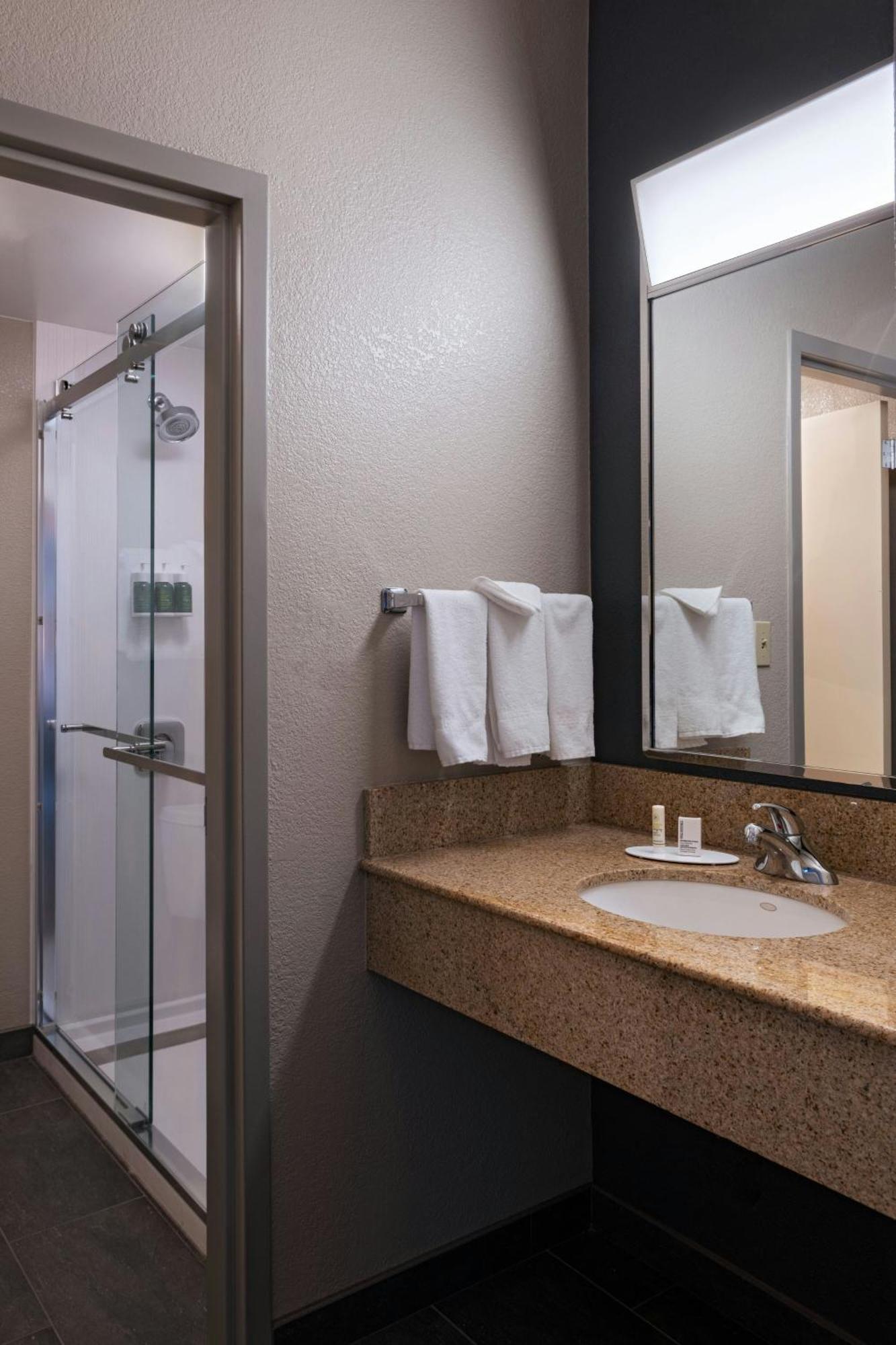 Courtyard By Marriott San Antonio Airport Hotell Eksteriør bilde